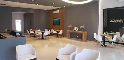Urquiza Suites Salta, Reception