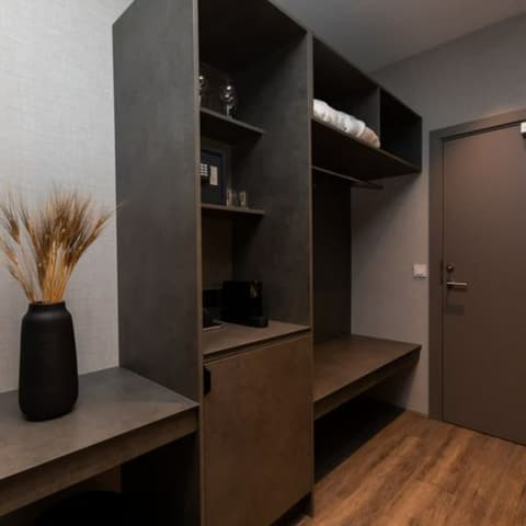 Hotel Halond, Interior entrance