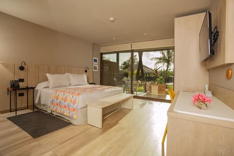 Hotel Ohana, Room