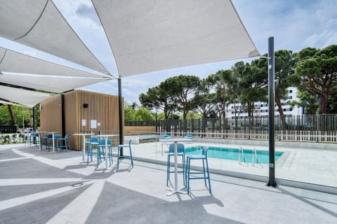 Holiday Inn Express Madrid Airport by IHG, Pool