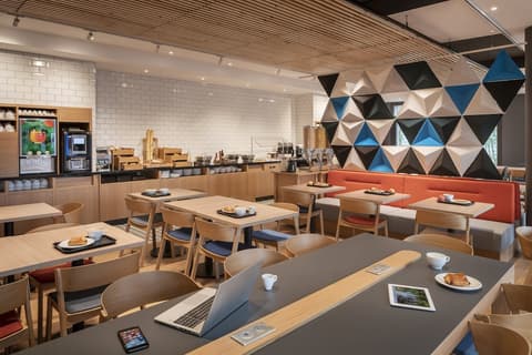 Holiday Inn Express Marne La Vallee Val D Europe by IHG, Breakfast meal