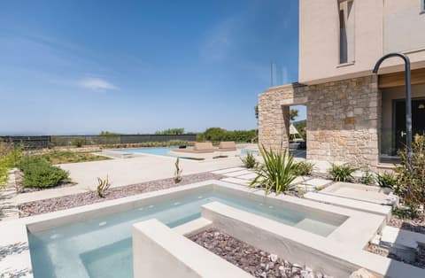 Allure Wellness Retreat, Pool