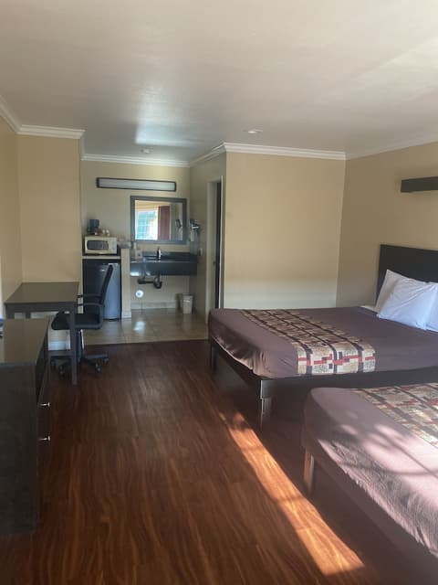 Anaheim Astoria Inn And Suites, Room