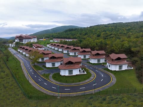 Shabran Wellbeing Resort, Property grounds