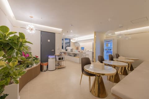DongRae Denbasta Hotel, Lobby