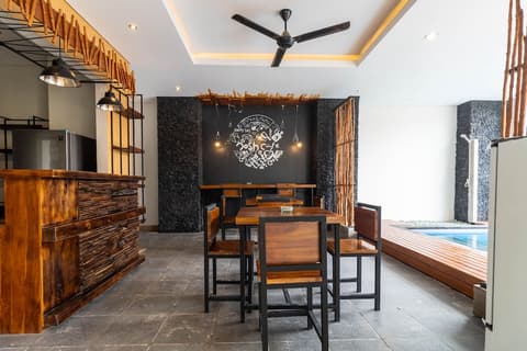 Josh Guest House, Restaurant