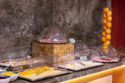 Wyndham Garden Baku, Breakfast buffet