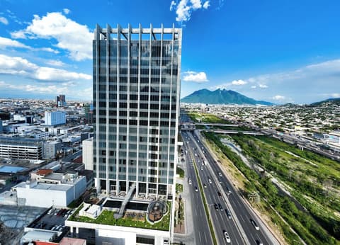 Galeria Plaza Monterrey, Exterior
