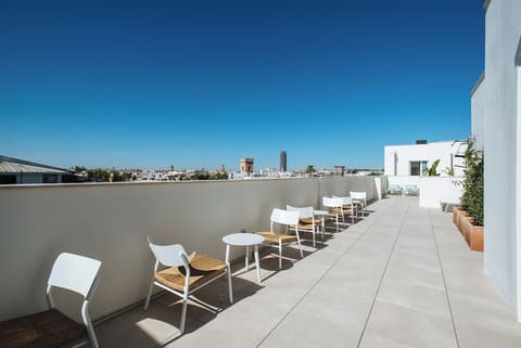 Sercotel Sevilla Guadalquivir Suites, Rooftop terrace