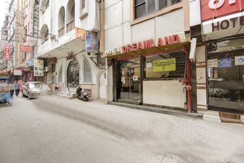 Hotel Dreamland Dx, Front of property