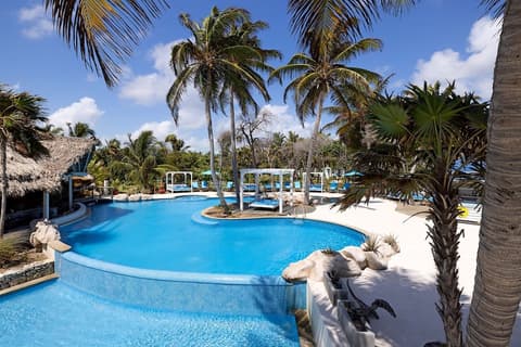 The Ambergris Grand Resort, Pool