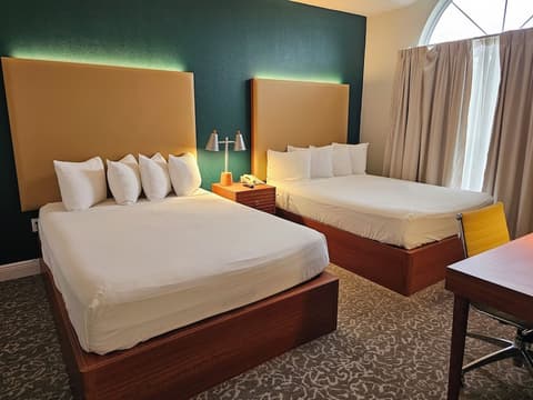 Montreal Suites, Room