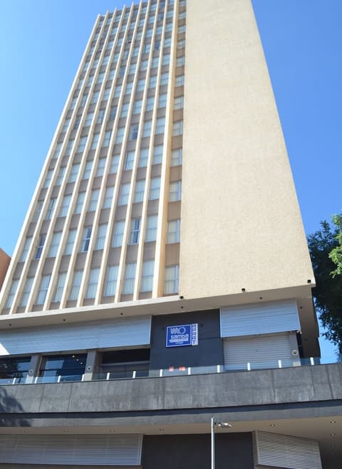 Samba Belo Horizonte Vintage, Front of property