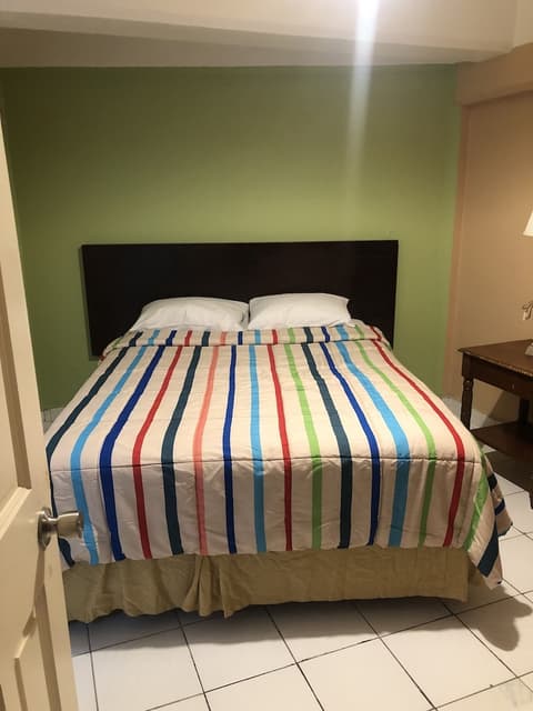 Bayport Residence Inn, Room