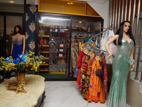 Marriot Metropolitan Hotel, Gift shop