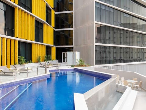Adagio Doha, Pool