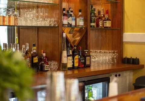 Weatherills Hotel, Lobby lounge