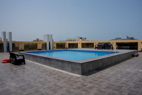 Rosemond Al Hamra, Pool