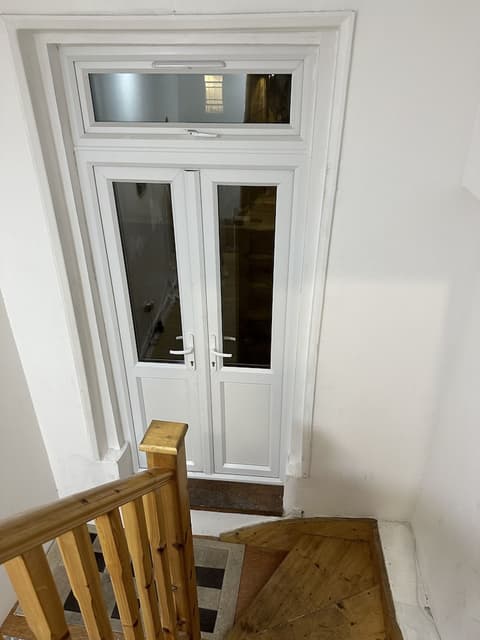 City Lodge Shadwell, Reception