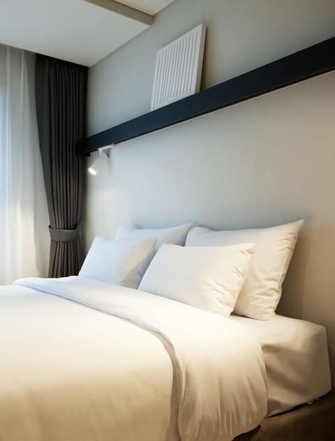 The Connoisseur Residence Hotel, Room