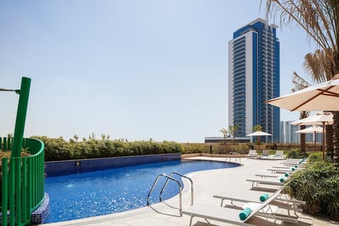 Holiday Inn Hotel & Suites Dubai Science Park by IHG, Pool