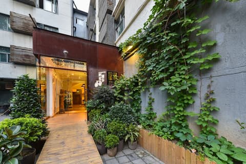 Nostalgia Hotel（Beijing YongheLama & Nanluoguxiang）, Exterior