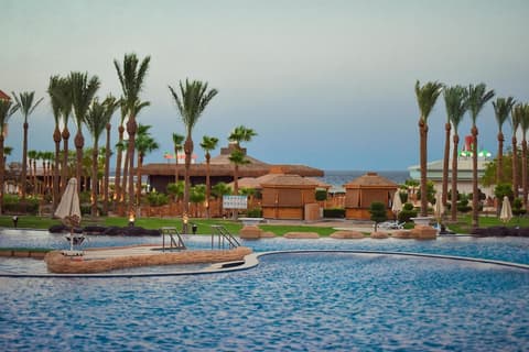 Tropitel Sahl Hasheesh Resort, Outdoor pool