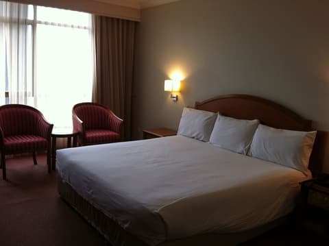 Kingwood Hotel, Room