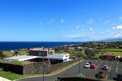 Hotel Vale do Navio, Parking