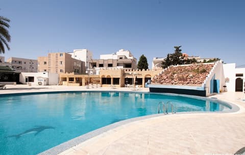 City Business Monastir Center, Pool