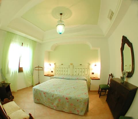 Villa Tara, Room