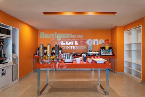 One Puerto Vallarta Aeropuerto, Restaurant