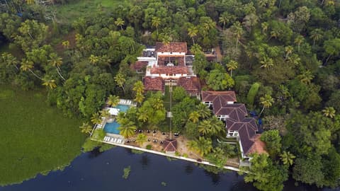 Purity at Lake Vembanad, Property grounds