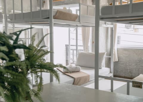 Ban's Avenue Guest House, Room