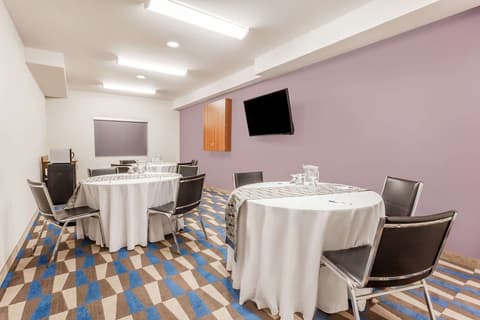 Microtel Inn & Suites by Wyndham Sault Ste. Marie, Meeting facility