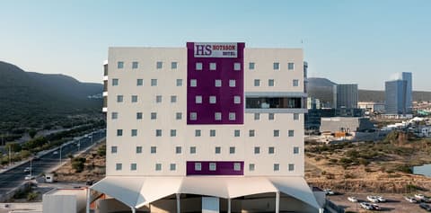 HS HOTSSON Hotel Querétaro, Front of property
