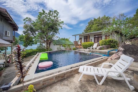 Phi Phi Cozy Seafront Resort, Outdoor pool
