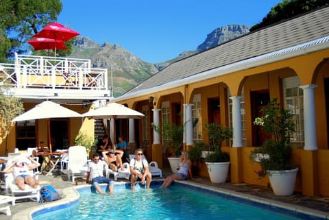 Ashanti Lodge Backpackers Gardens, Outdoor pool