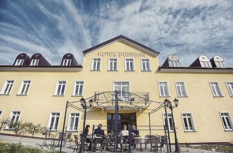 Hotel Puntijar, Porch
