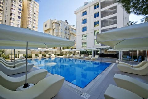 Prime Hotel, Outdoor pool