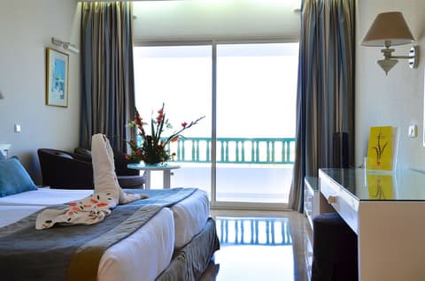 Royal Garden Palace (Families and Couples), Room