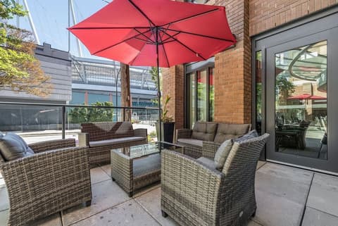 YWCA Hotel, Front of property