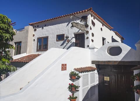 Finca Vista Bonita, Interior entrance