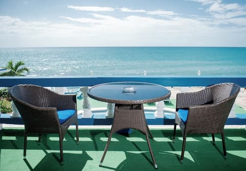 Beyond Sunset Resort & Villas, Terrace/patio