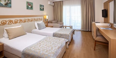 Titan Select Hotel, Room