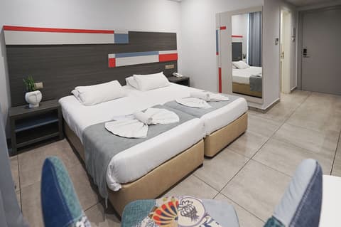 Nicholas Color Hotel, Room