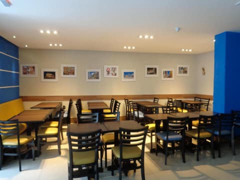 Hit Hotel, Restaurant