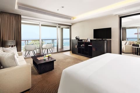 Double-Six Luxury Hotel, Room