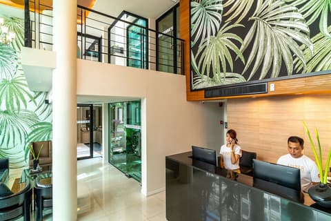 Amber Boutique Silom Hotel, Reception