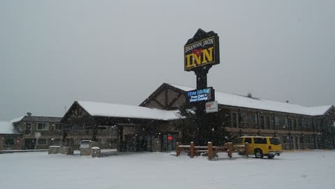 Brandin' Iron Inn, 